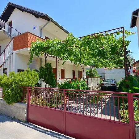 Branko Apartment *